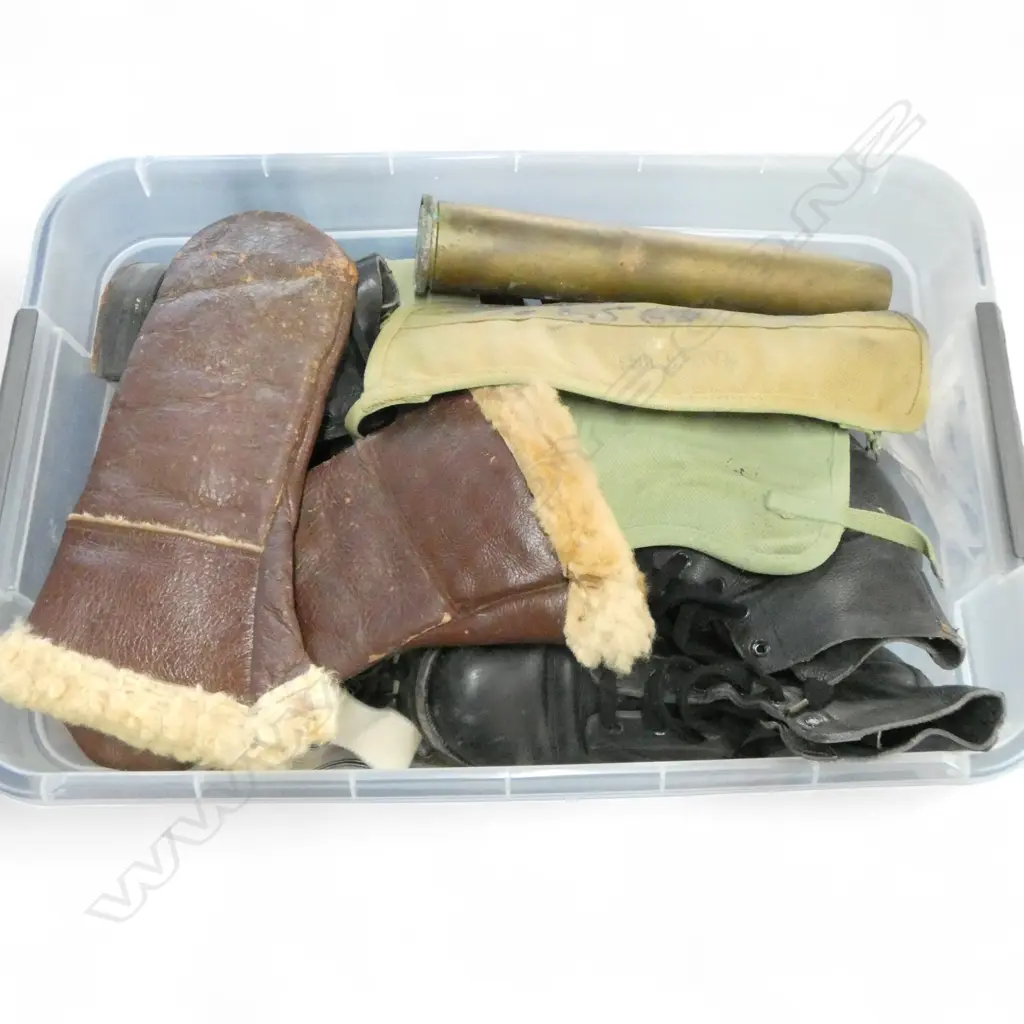 ASST. VINTAGE CLOTHING & ACCESSORIES IN CRATE mainly green outdoor - estate attributed to Antarctic exploration Image 1++