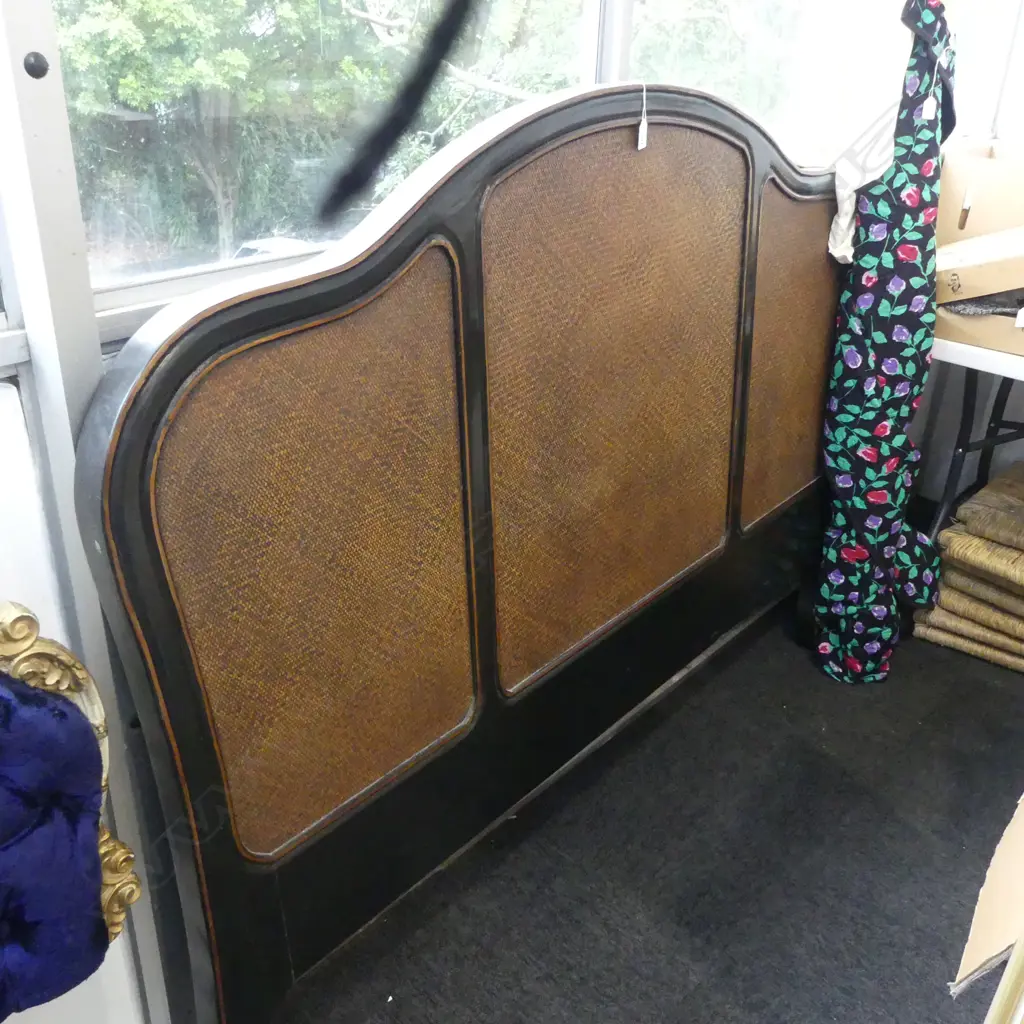 HEAD BOARD 1600x1200m approx. Image 1++
