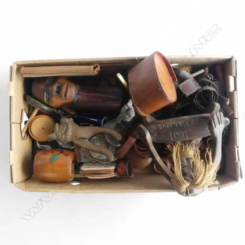 BOX ASSTD. ITEMS WOOD, LEATHER, BEER COASTERS ETC Image 1++