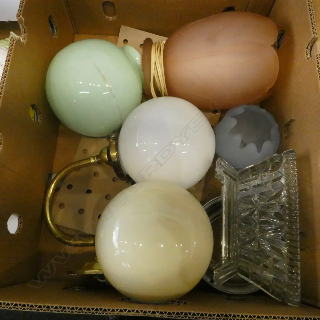 3 LIGHT FITTINGS w. SHADES etc Image 1++