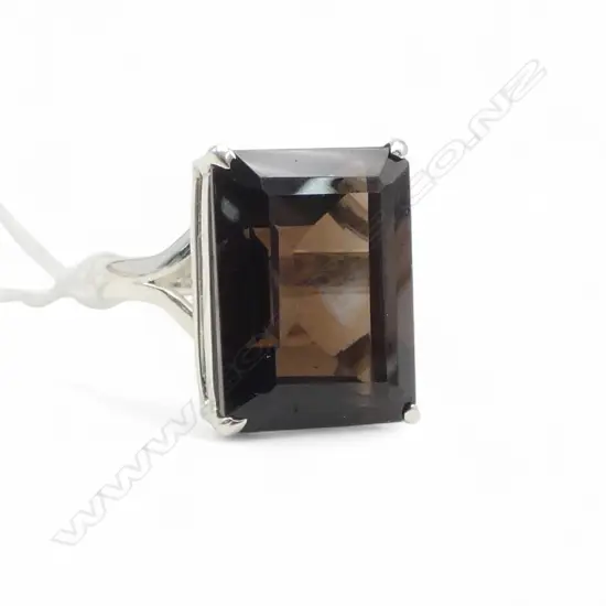 SILVER & SMOKY QUARTZ RING SIZE R
