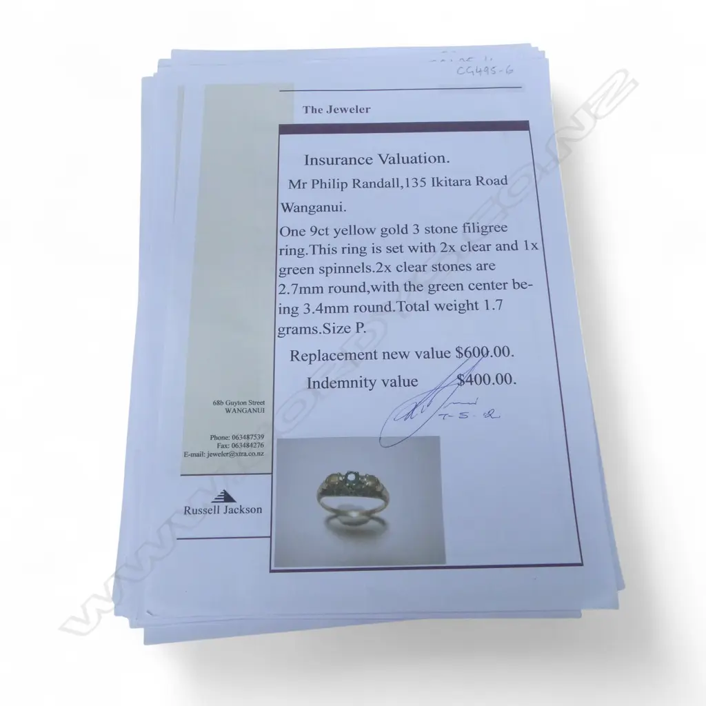 9CT GOLD AND THREE STONE COLOUR RING 1.7gms RING SIZE P Image 1++