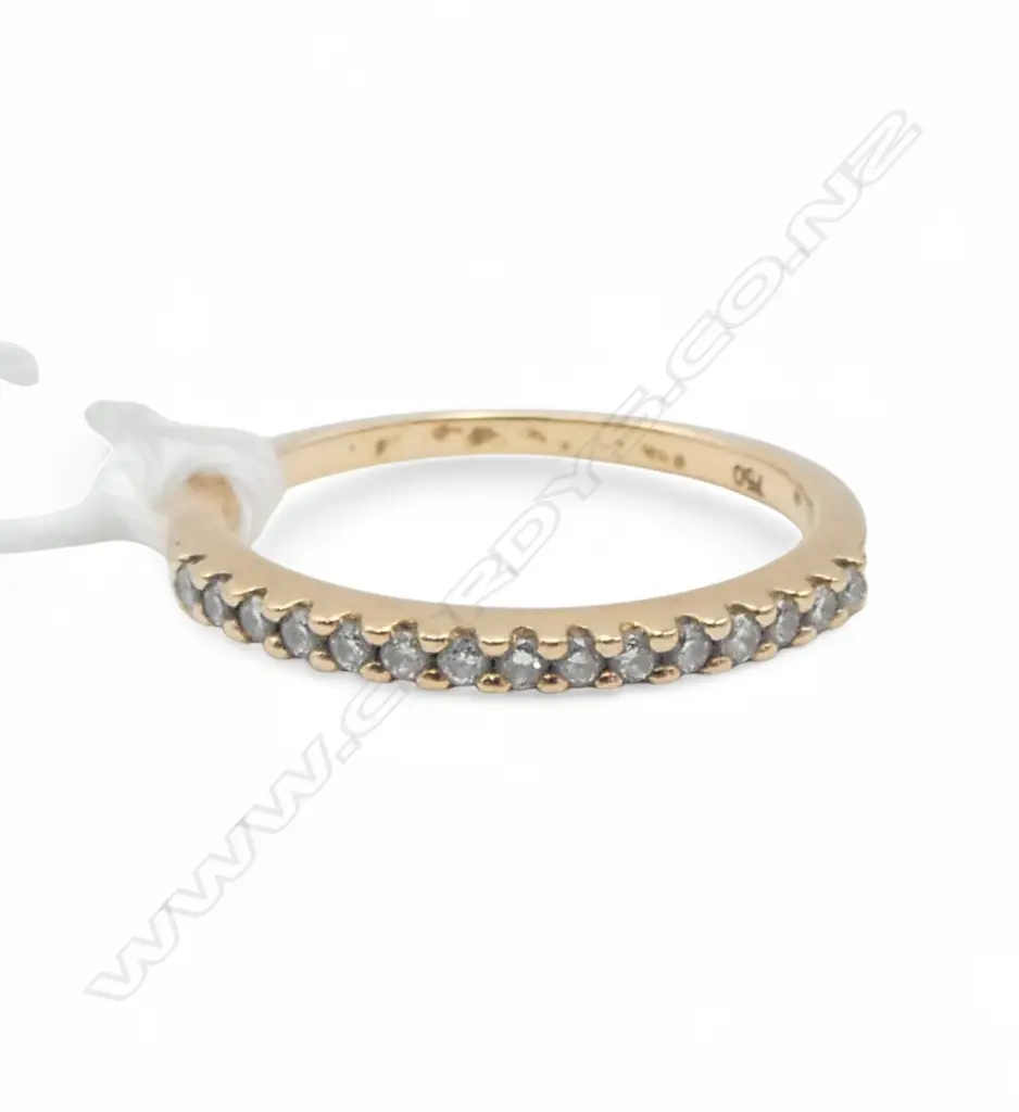 **RTV** 18ct Y/G DIAMOND BAND, 2.44gm SIZE P Image 1++