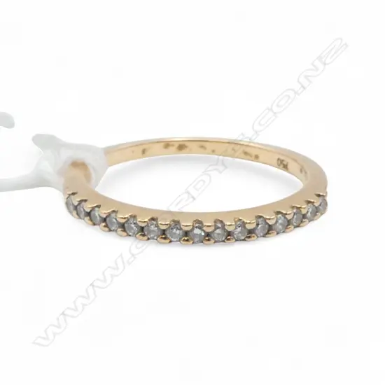 **RTV** 18ct Y/G DIAMOND BAND, 2.44gm SIZE P