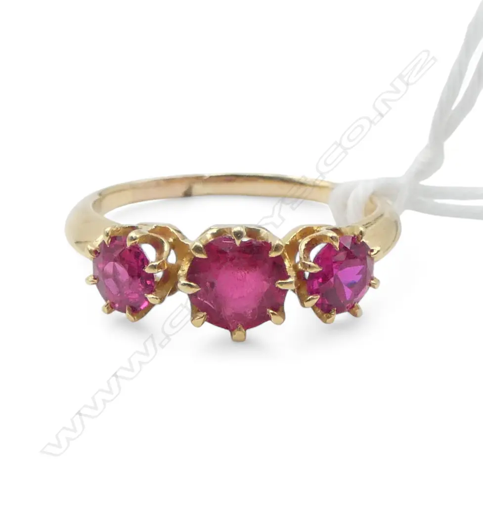 18CT GOLD AND RUBY? RING (VALUATION) 2.6gms SIZE L1/2 Image 1++