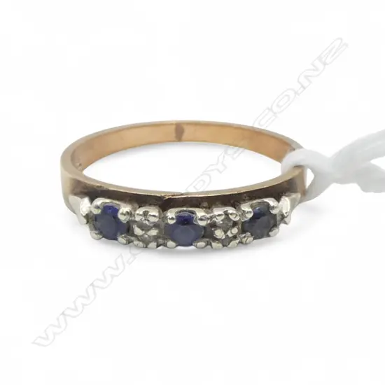 9CT GOLD DIAMOND AND SAPPHIRE RING 2.11gms size L