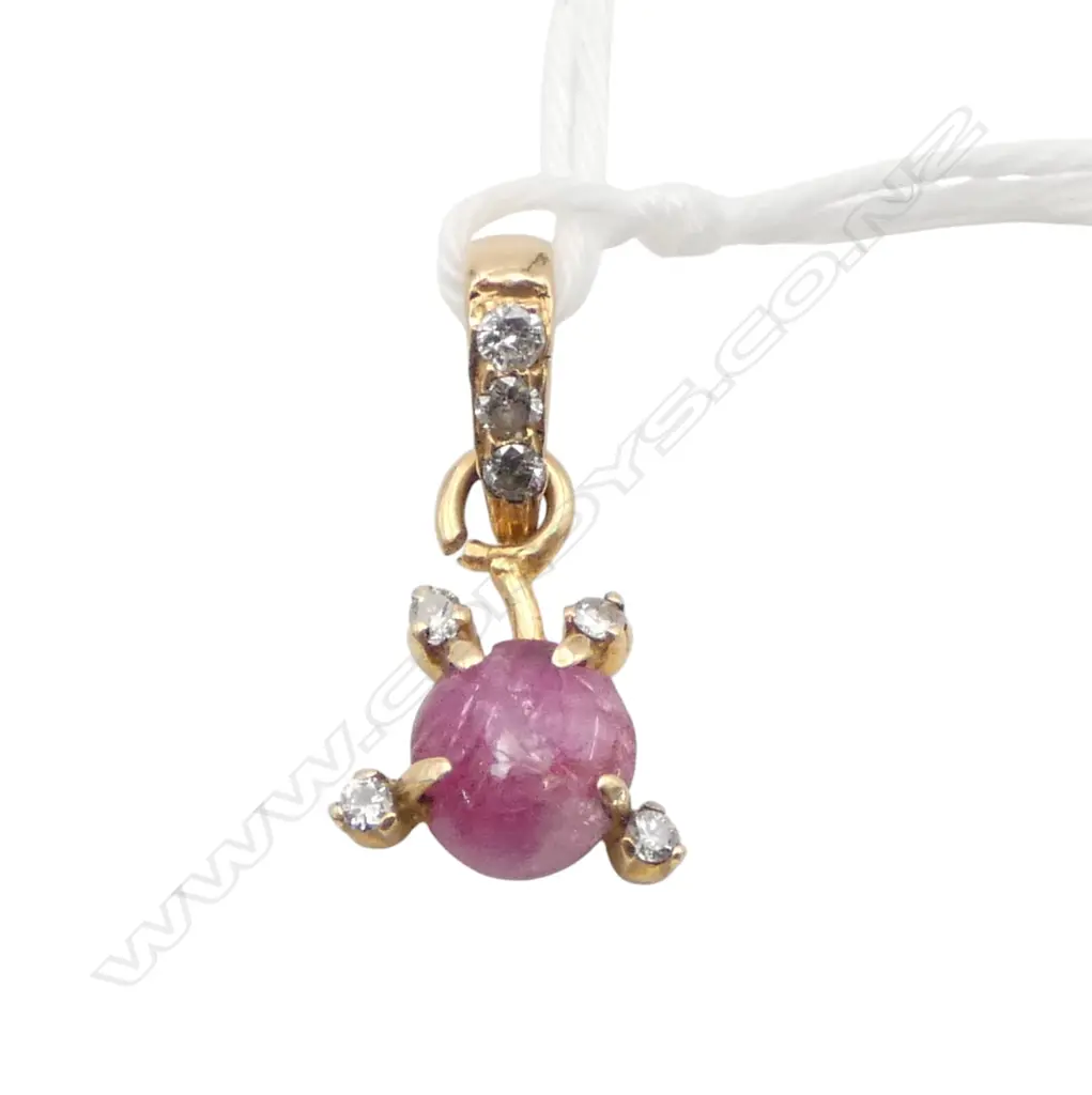 **RTV** 18ct DIAMOND & RUBY PENDANT ruby with faults Image 1++