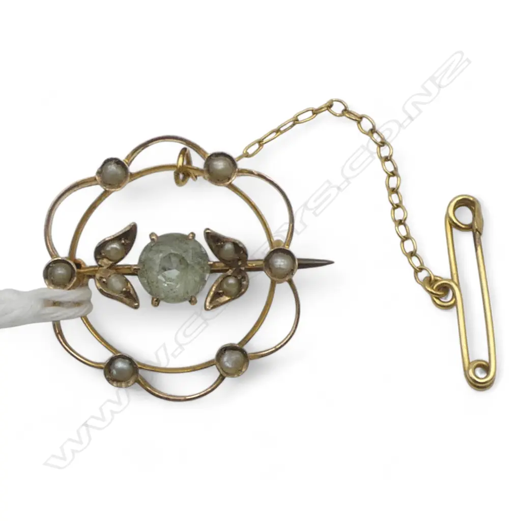 Edwardian 9ct GOLD ROUND SEED PEARL BROOCH 2.65gms Image 1++