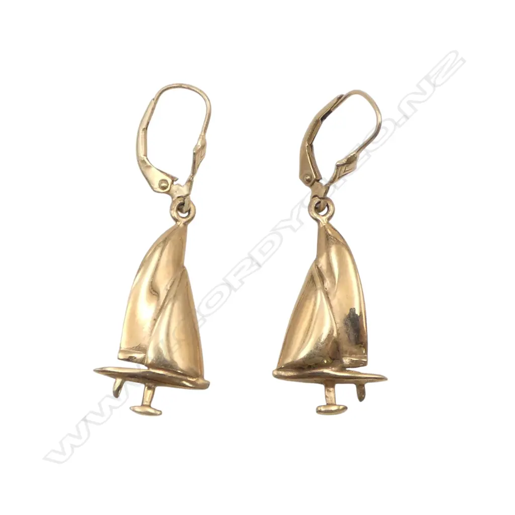 Pair 9ct gold yacht form earrings hooks for pierced ears 4.52gms Image 1++