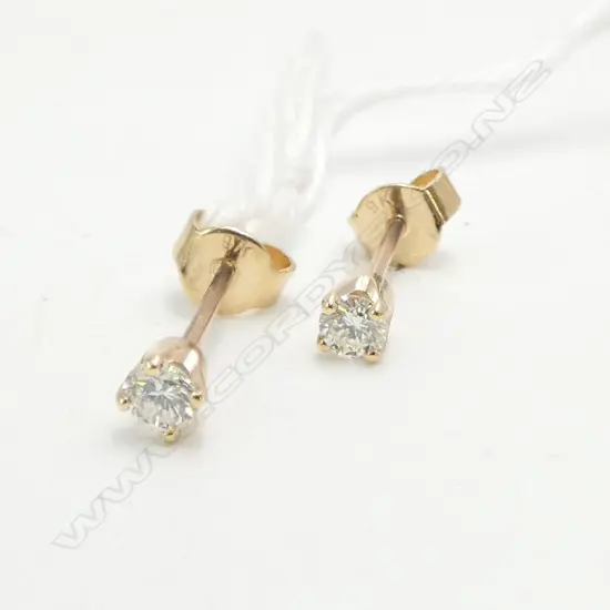 PAIR 9ct YELLOW GOLD & SOLITAIRE DIAMOND STUD EARRINGS TDW. 0.20ct