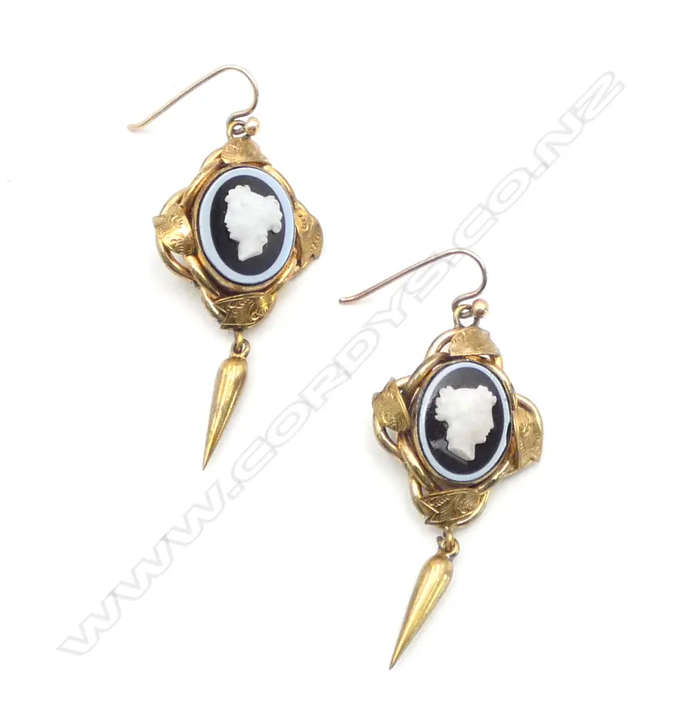 Pair Victorian cameo glass white on black set earrings 6.59gms Image 1++