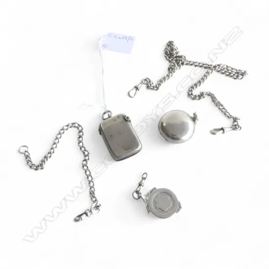 5 PCES STG SILVER; 2 CHAINS 460 / 190mm, VESTA, SOVEREIGN CASE, FOB 87gms