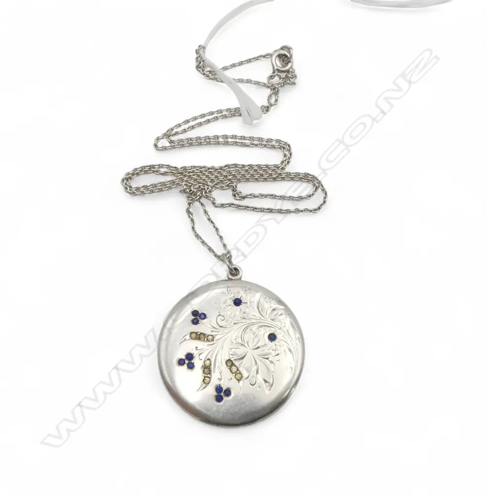 Silver locket inlaid with blue stones Image 1++