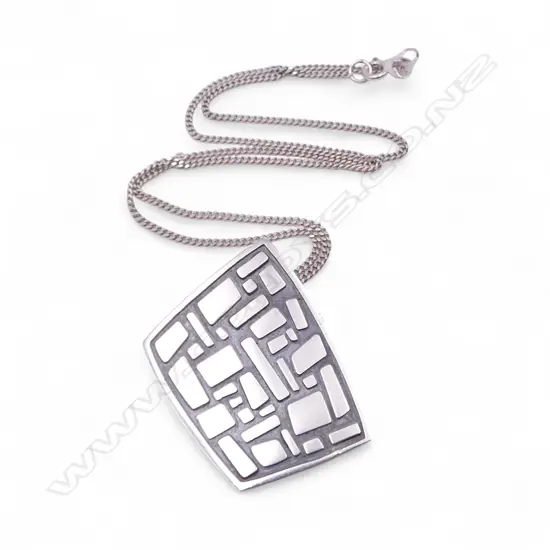 PETER MINTURN SILVER BROOCH/PENDANT on SILVER CHAIN