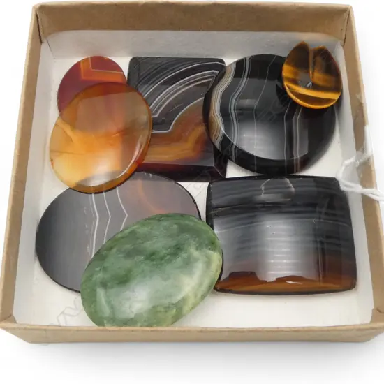 Bag loose agate stones