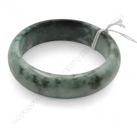 SML THAI JADE STYLE BANGLE, Dia.58mm interior measurement
