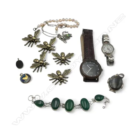 ASST. COSTUME JEWELLERY + 5 METAL BEES W.45mm