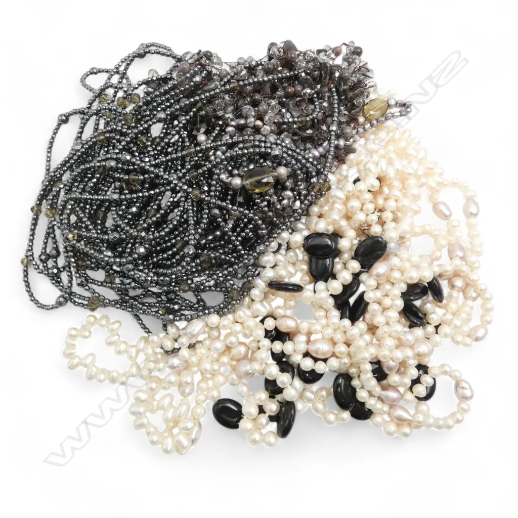 ASST. COSTUME CRYSTAL, PEARL & GLASS MULTI STRAND & OPERA LENGTH NECKLACES Image 1++