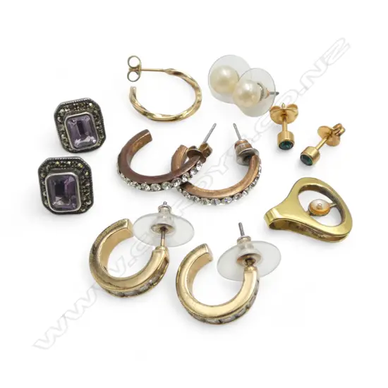ASSORTED COSTUME EARRINGS & SILVER/AMETHYST/MARCASITE EARRINGS