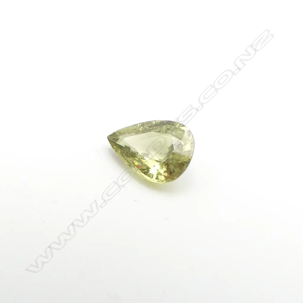  2CT PEAR SHAPED MADAGASCAR GREEN SAPPHIRE Image 1++