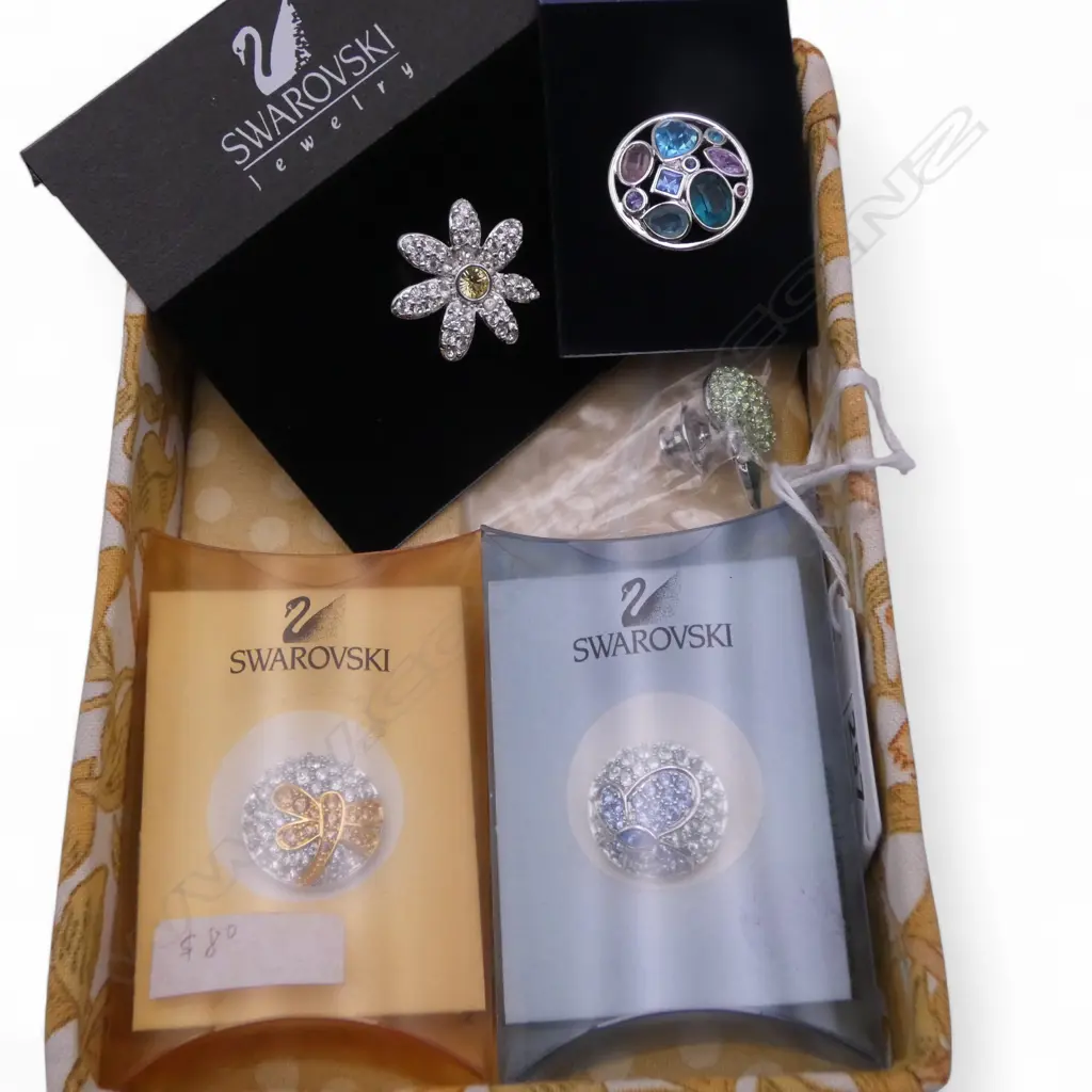 5 SWAROVSKI MINI CRYSTAL LAPEL PINS & BROOCHES Image 1++