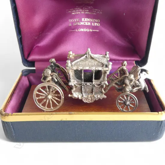 SILVER MINIATURE BRITISH ROYAL CORONATION COACH London 1977 by Toye Kenning & Spencer. Boxed