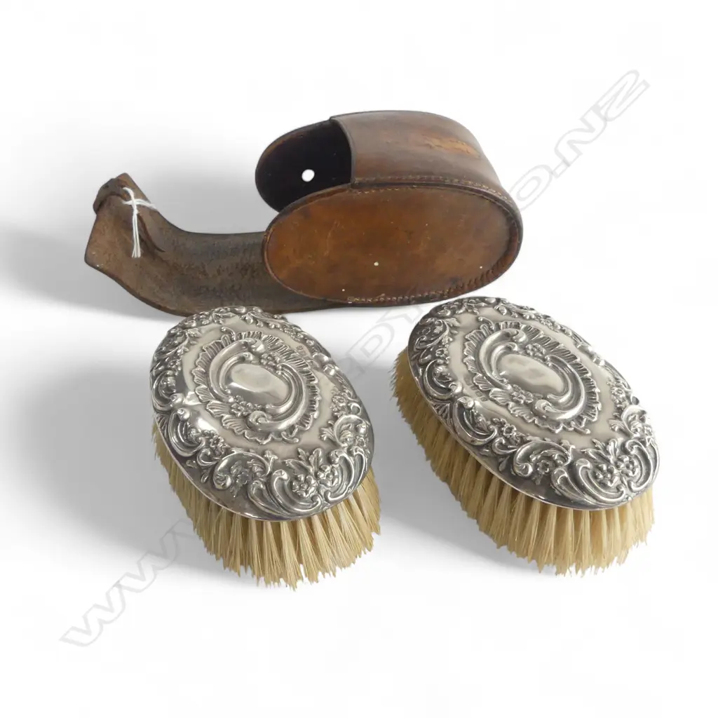 PR STG SILVER BRUSHES, B'HAM 1902, IN LEATHER CASE Image 1++
