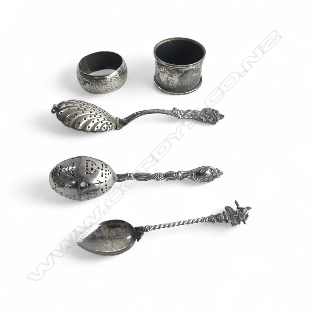 ASST SILVER PIECES: 2 TEA STRAINERS + 2 NAPKIN RINGS + SPOON Image 1++