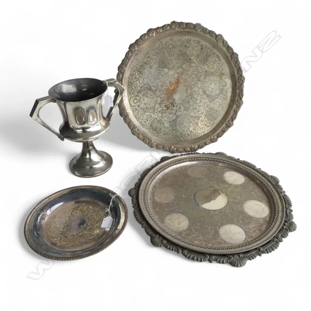3 OLD SILVER PLATE LGE TRAYS + 1 SMALLER Image 1++