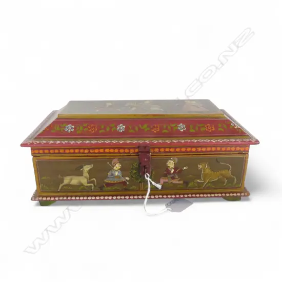 PAINTED INDIAN LIDDED BOX W.270mm