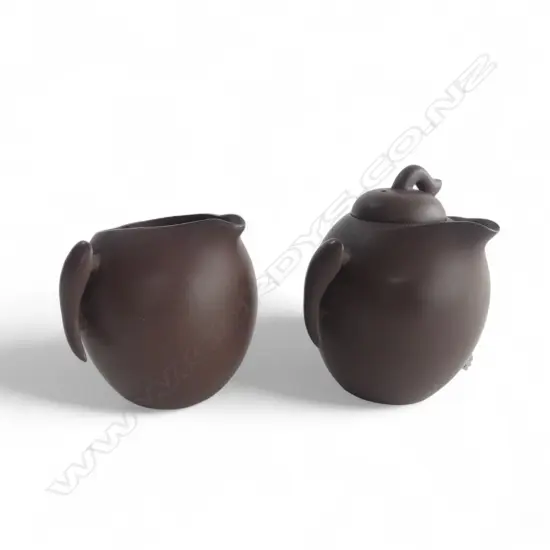 YIXING CLAY TEAPOT & JUG, H.90mm