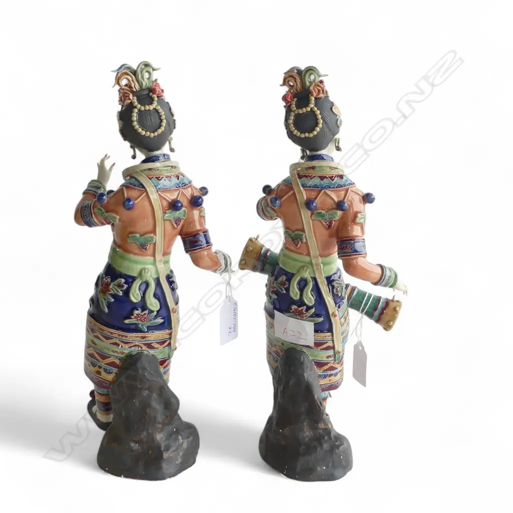 A PAIR OF CHINESE SHIWAN FEMALE FIGURINES ONE HOLDING A DRUM (BOTH MISSING FINGERS) 305mm (H) BOXED Image 1++