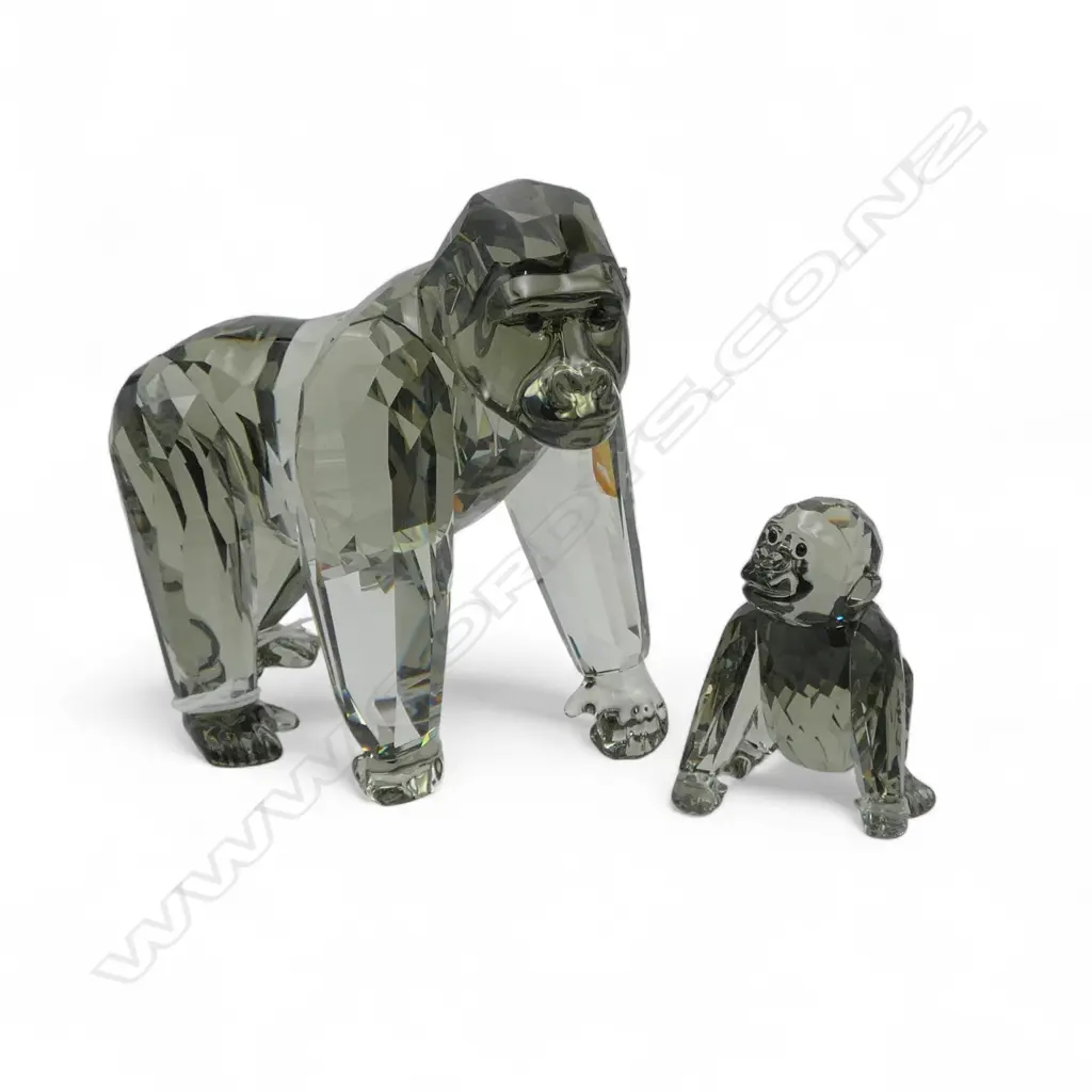 SWAROVSKI 'ENDANGERED WILDLIFE - GORILLAS' H.105mm, BOXED Image 1++