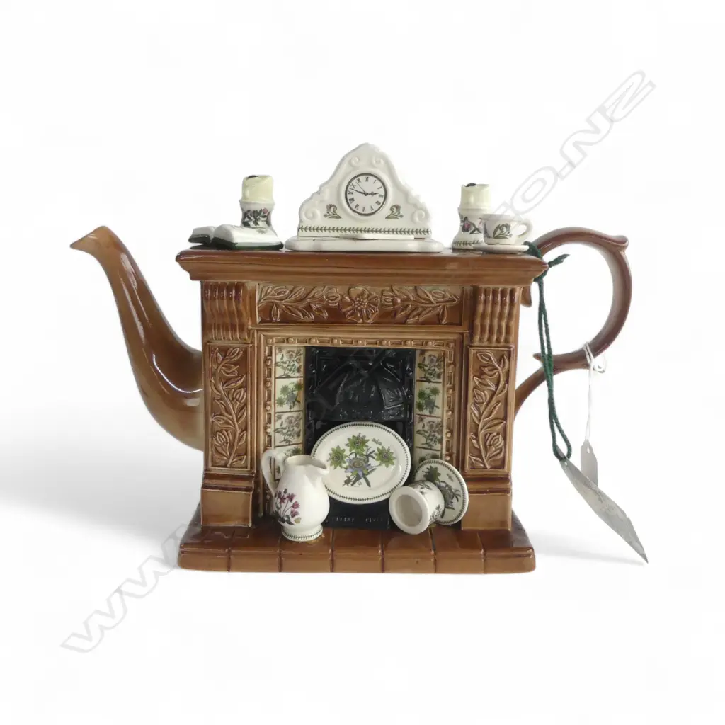PORTMEIRION 'CLASSIC FIREPLACE' TEAPOT H.215mm Image 1++