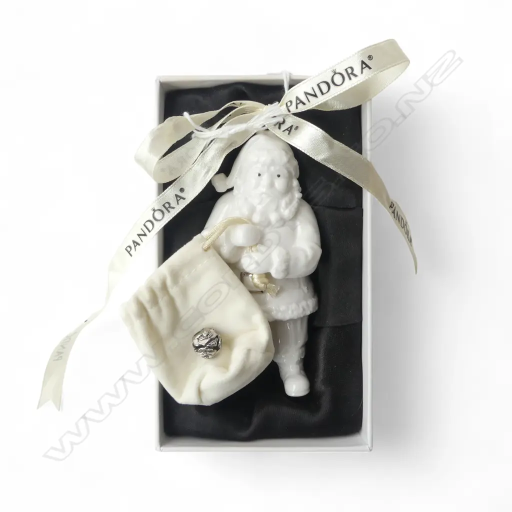 PANDORA CHRISTMAS STG SIL CHARM W. SANTA DECORATION IN BOX Image 1++