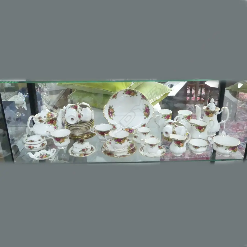 7 PLACE ROYAL DOULTON 'OLD COUNTRY ROSES' TEA SERVICE + PLATE CAKE etc Image 1++