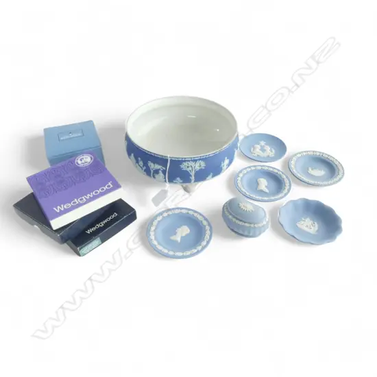 6 PCES WEDGWOOD JASPERWARE INCL. BOWL 225mm dia