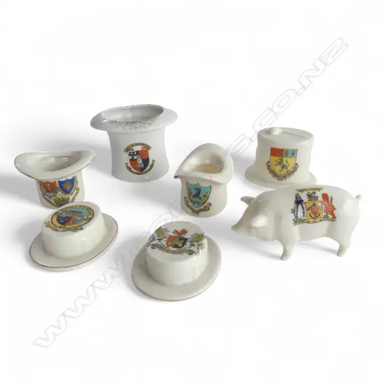 7 CRESTED CHINA MINATURE PCES: Shelley + Arcadian China etc: 6 hats + pig