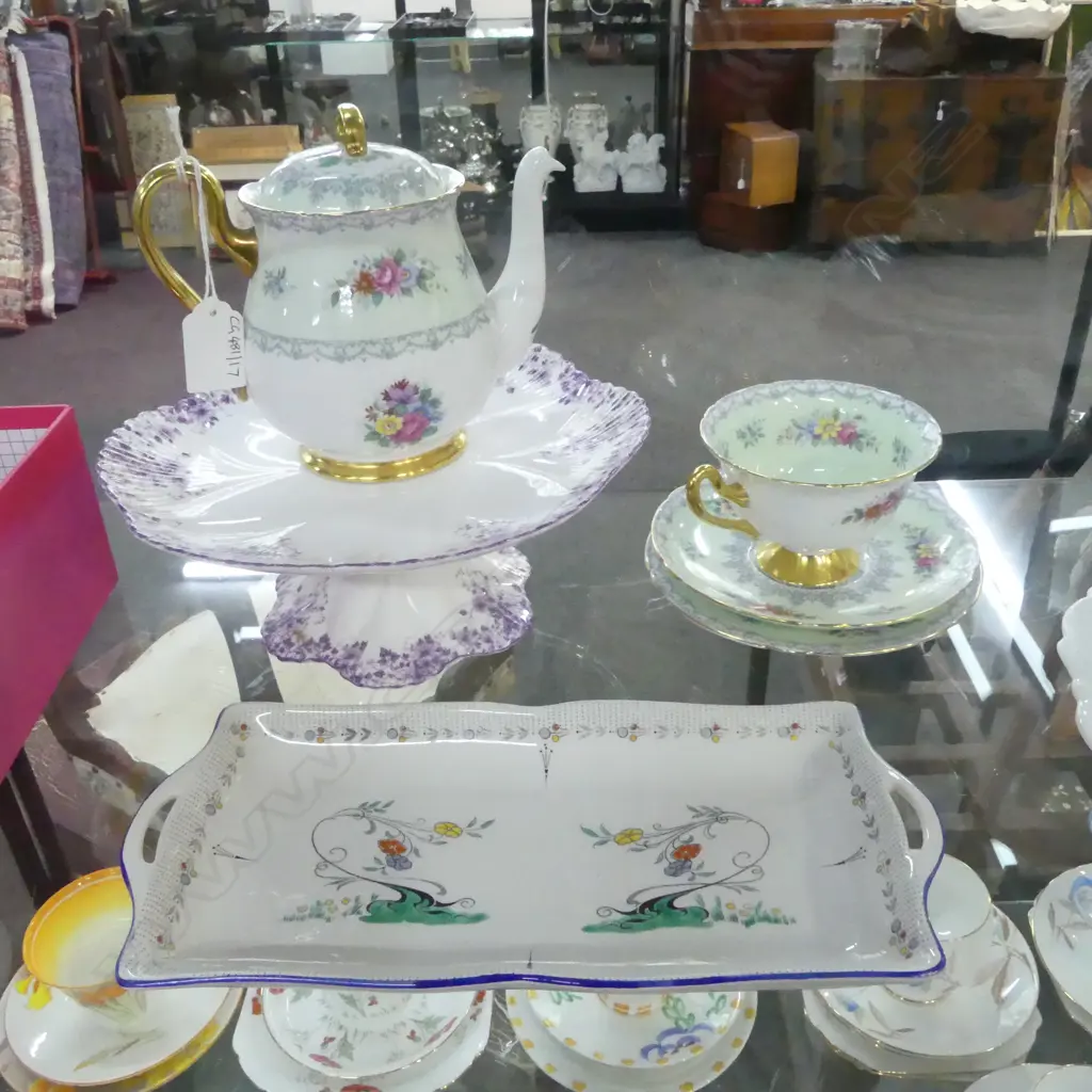 SHELLEY CHINA TEAPOT MATCHING CSP SHELLEY COMPORT & SANDWICH PLATE Image 1++