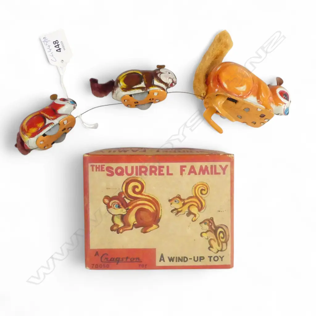 VINTAGE SQUIRREL FAMILY WIND UP TOY w. ORIG. BOX, CRAGSTONE JAPAN L.250mm Image 1++