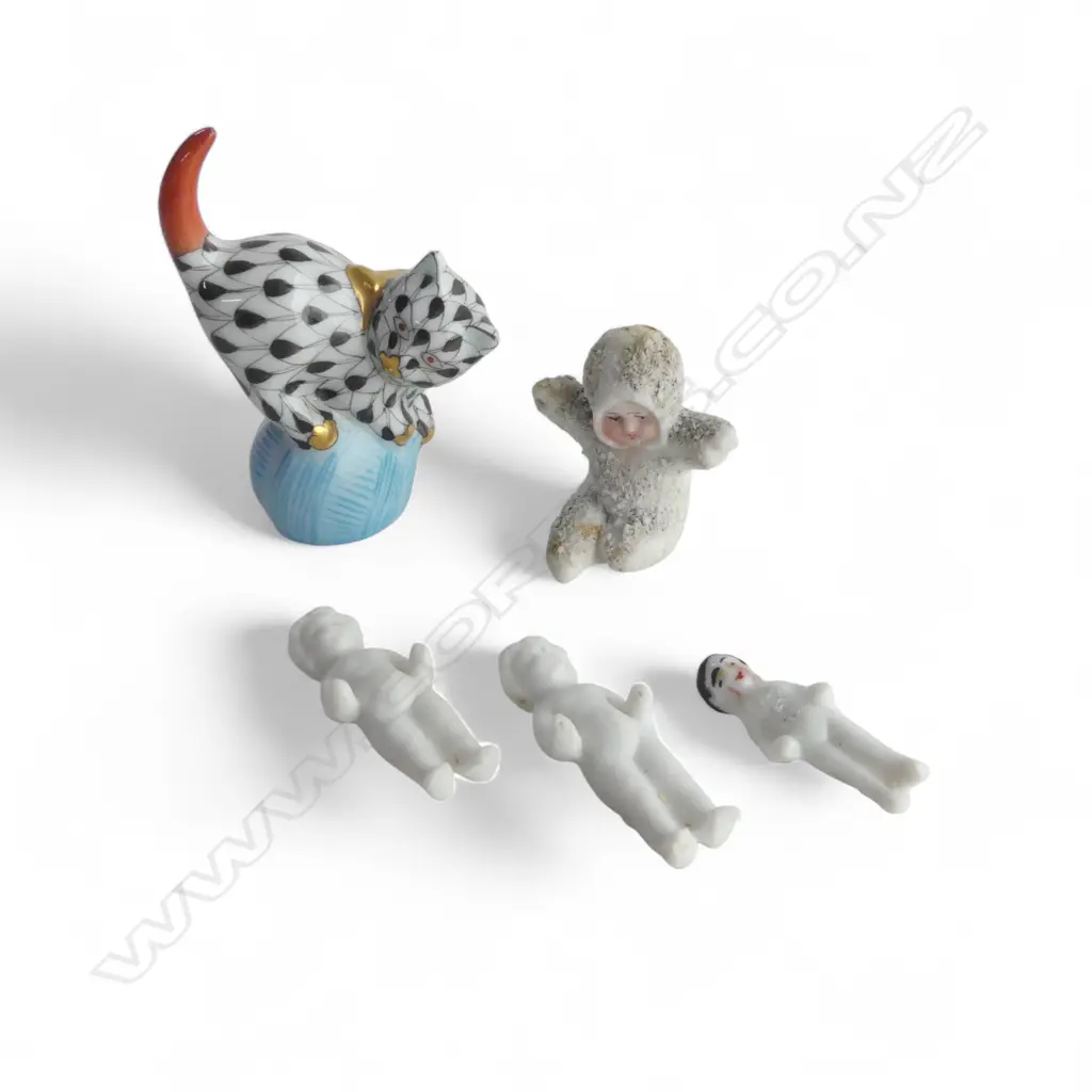 3 antique mini bisque dolls + piano baby type doll + Herend mini cat on wool ball Image 1++