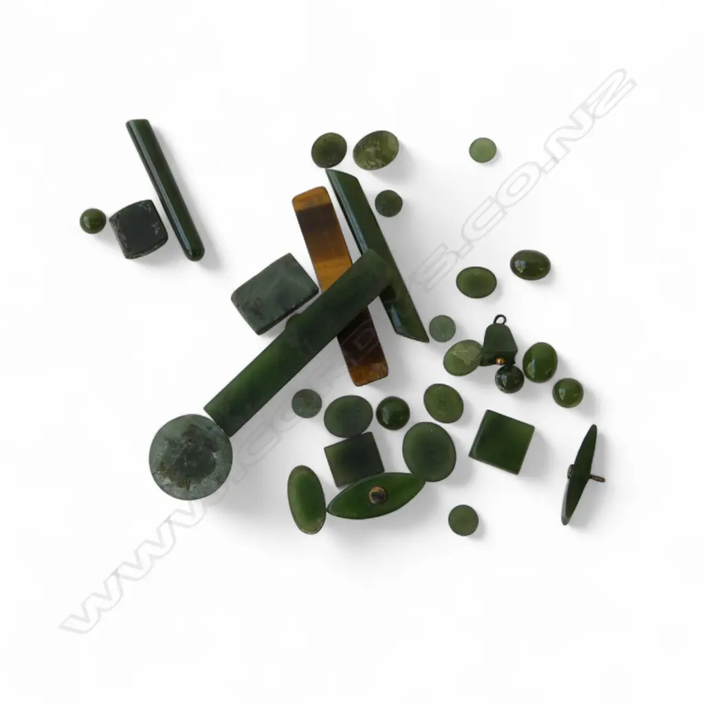 ASST. POUNAMU GREENSTONE PCES LARGEST L.55mm Image 1++