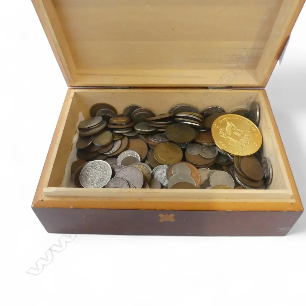 WORLD COIN COLLECTION, BOXED Image 1++