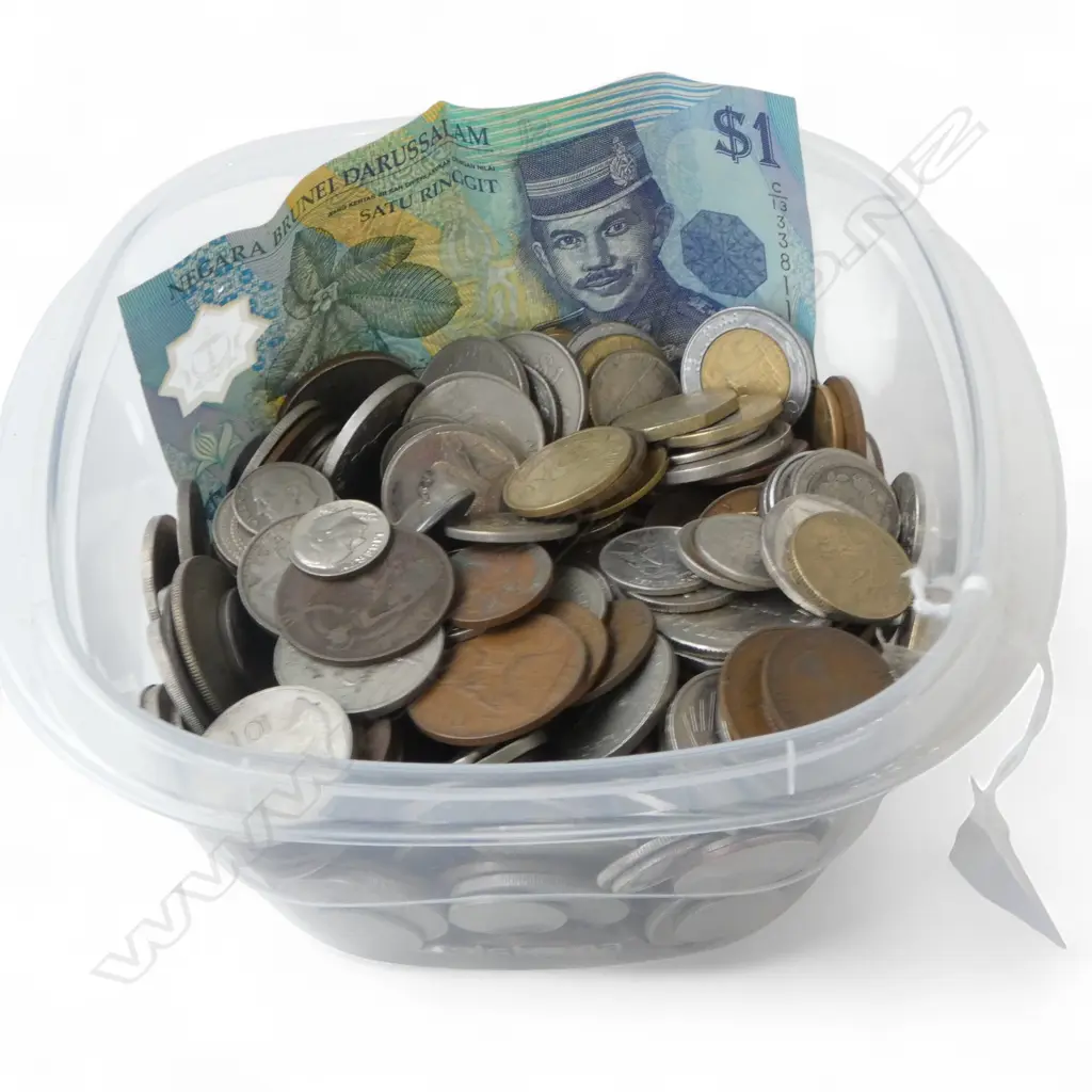 20thC WORLD COIN COLLECTION Image 1++