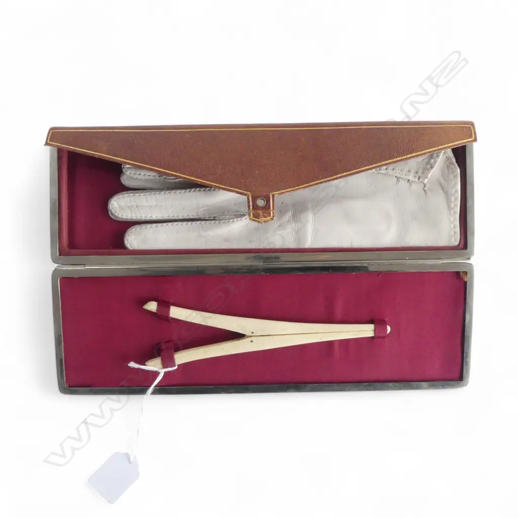 Gilt trimmed LEATHER GLOVE CASE chrome frame. With leather gloves & bone stretchers. L.280mm Image 1++