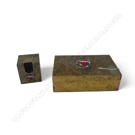 SILVER GILT BOX, STUART DEVLIN LONDON 1976 165x105x50mm + MATCHING LIGHTER (NOT WORKING)