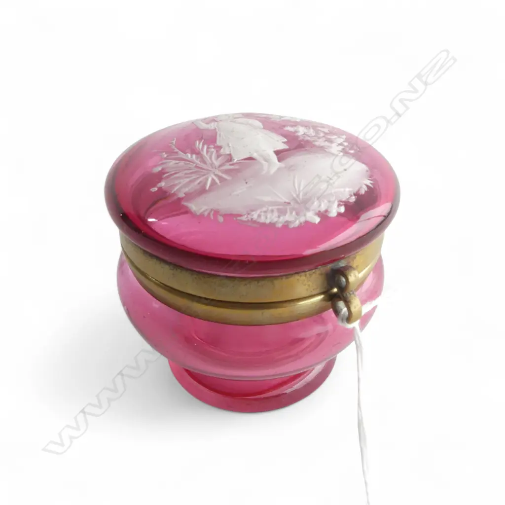 VICTORIAN MARY GREGORY round JEWEL BOX  H.70mm. Image 1++