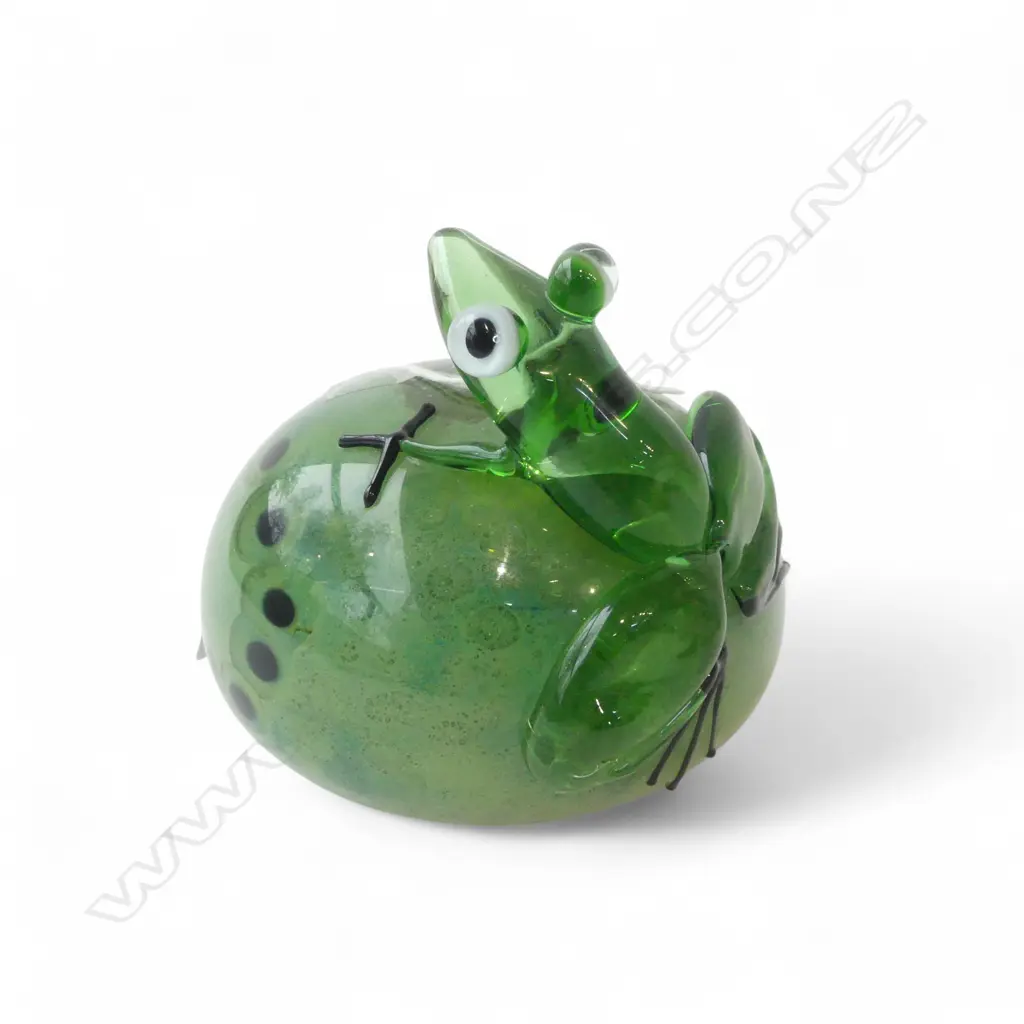 JOHN NYGREN (USA) ART GLASS FROG PAPER WEIGHT green tones mouth blown. Signed & dated 1988 #3500. Dia.105mm Image 1++