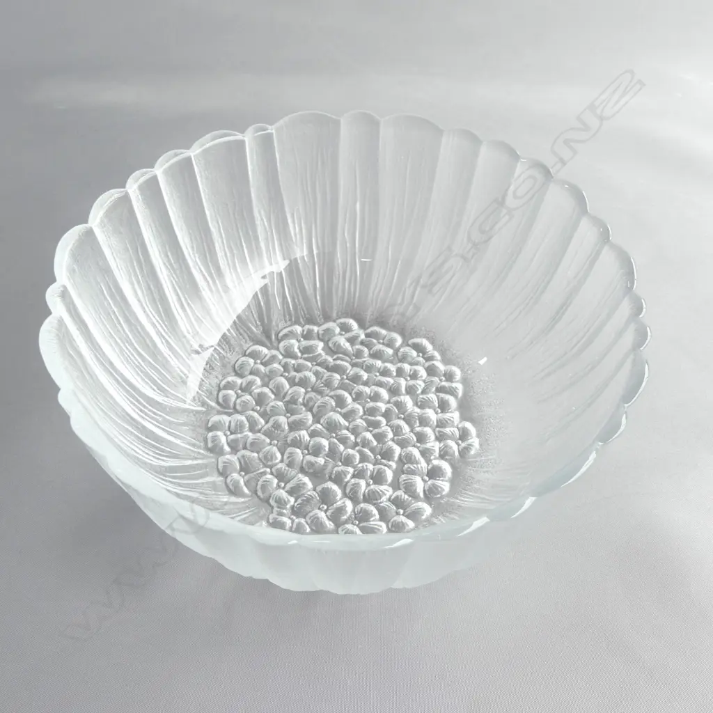 KOSTA BODA (SWEDEN) "LYDIA" FLOWER BOWL, DESIGNED BY MATS JONASSON, DIA. 240MM Image 1++