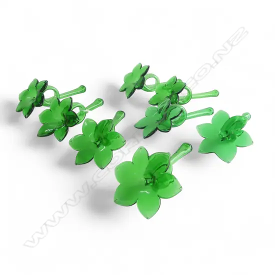 8 GREEN GLASS FLOWER NAPKIN RINGS; MADE IN ITALY FOR PORTMEIRION L.190mm